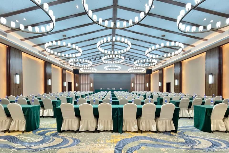 襄陽四星級酒店最大容納300人的會議場地|名悅廳  名薈廳  中型一樓的價格與聯系方式